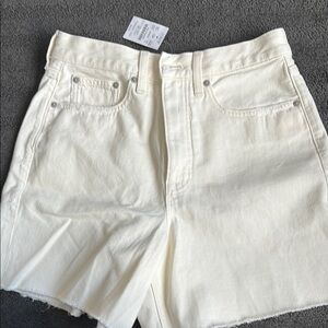 Cream High-Waisted Jean Shorts with Frayed Hem